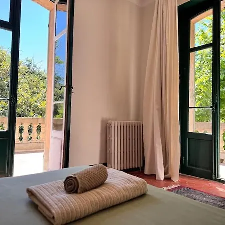 Alojamento de Acomodação e Pequeno-almoço Villa Magdala-Chambre d'hôtes-Suite Jardin