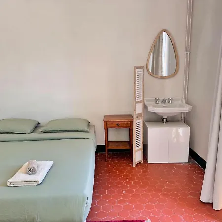 Alojamento de Acomodação e Pequeno-almoço Villa Magdala-Chambre d'hôtes-Suite Jardin
