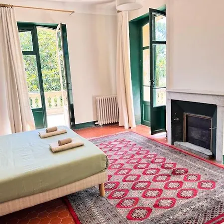 Villa Magdala-Chambre d'hôtes-Suite Jardin Alojamento de Acomodação e Pequeno-almoço