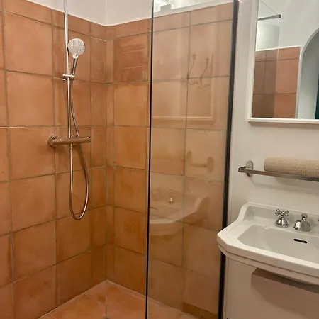 Alojamento de Acomodação e Pequeno-almoço Villa Magdala-Chambre d'hôtes-Suite Jardin 3*
